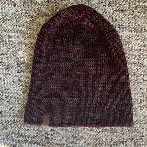 |4 for $20| 🤍 ROOTS Burgundy Heathered Tuque